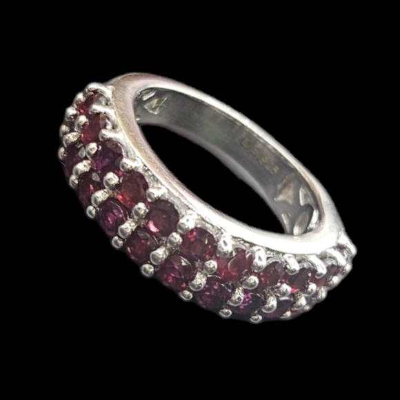 Garnet Ring - Picture 2 of 4